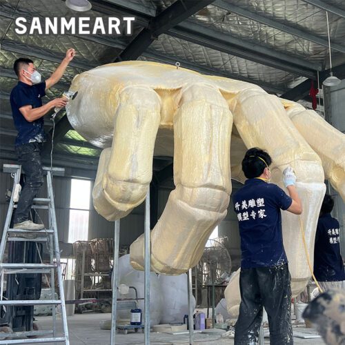 Our team created a 6-meter-long mechanical hand sculpture.</trp-post-container...
